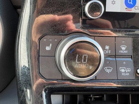 Certified 2023 Toyota Highlander AWD image 23