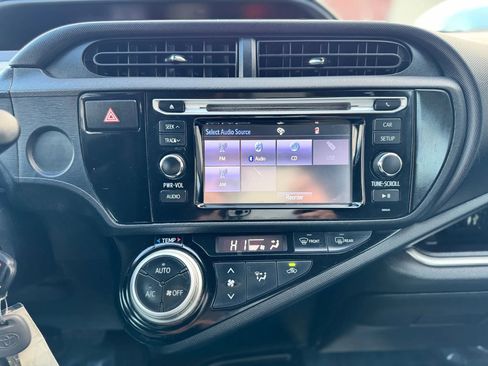 Used 2016 Toyota Prius C Two image 22