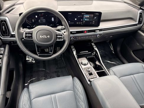 Used 2025 Kia Sorento SX Prestige image 2