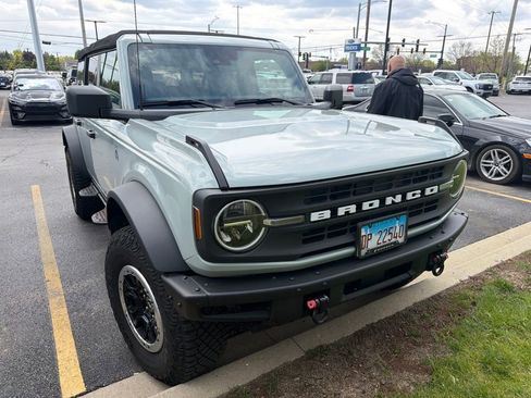 Used 2022 Ford Bronco Black Diamond w/ Sasquatch Package AWD/4WD image 2