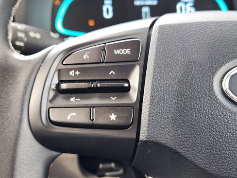 Used 2025 Hyundai Venue SEL FWD image 28