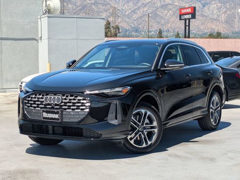Used 2025 Audi Q5 Premium w/ Convenience Package AWD/4WD image 3