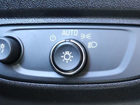 Used 2019 Chevrolet Equinox LT w/ Driver Convenience Package image 42