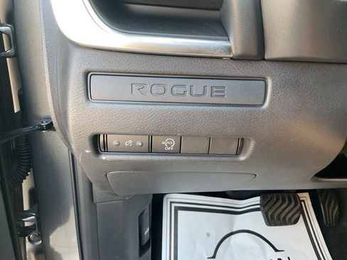 Used 2023 Nissan Rogue S FWD image 21