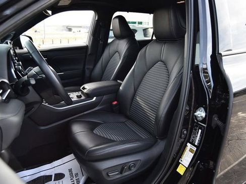 Used 2021 Toyota Highlander XSE image 21