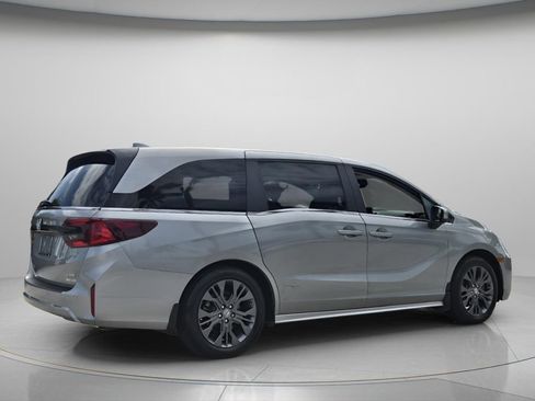 Certified 2025 Honda Odyssey Touring image 7