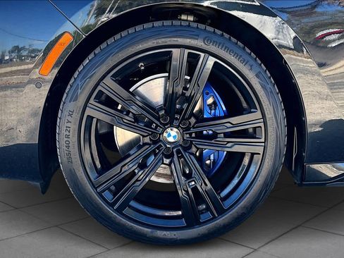 Used 2023 BMW 740i image 11