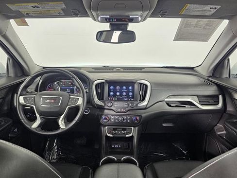 Used 2024 GMC Terrain SLT image 28