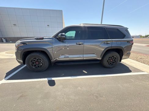 Used 2024 Toyota Sequoia TRD Pro AWD/4WD image 5
