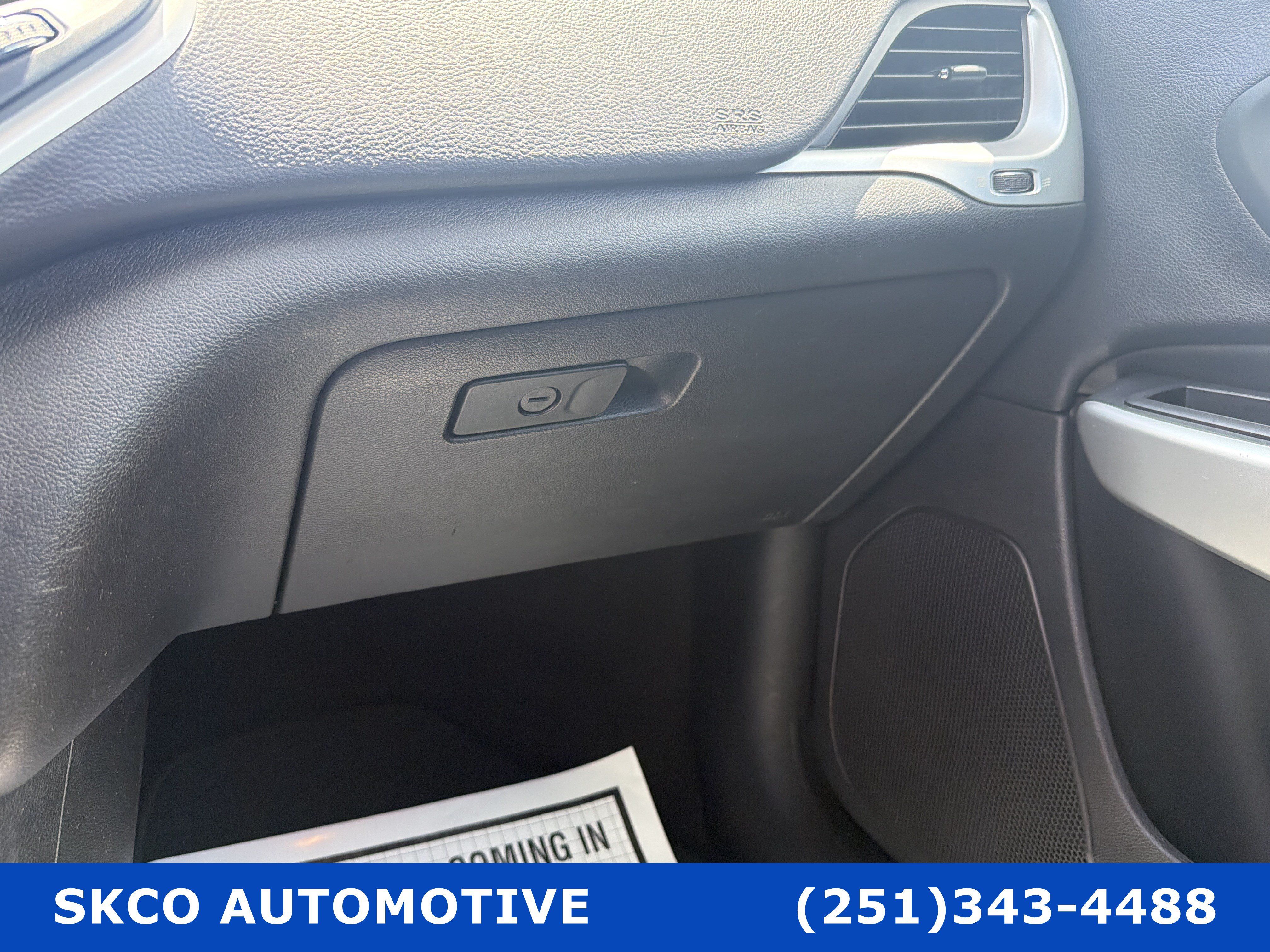Used 2018 Jeep Cherokee Latitude Plus AWD/4WD image 24