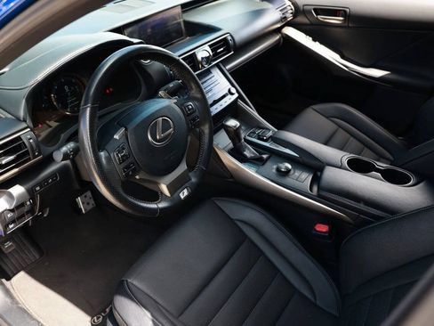 Used 2018 Lexus IS 300 F Sport w/ F Sport Package RWD image 32