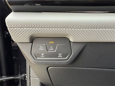 Certified 2025 Volkswagen Atlas Peak Edition SE image 16