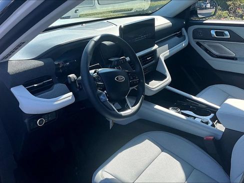 New 2026 Ford Explorer Platinum w/ LUX Leather Package AWD/4WD image 6