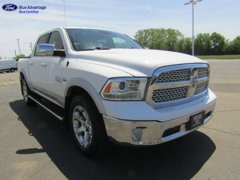 Used 2017 RAM 1500 Laramie w/ Convenience Group AWD/4WD image 15