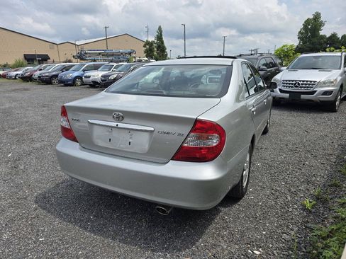 Used 2004 Toyota Camry XLE FWD image 9