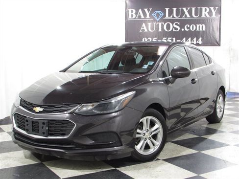 Used 2017 Chevrolet Cruze LT w/ Convenience Package image 1
