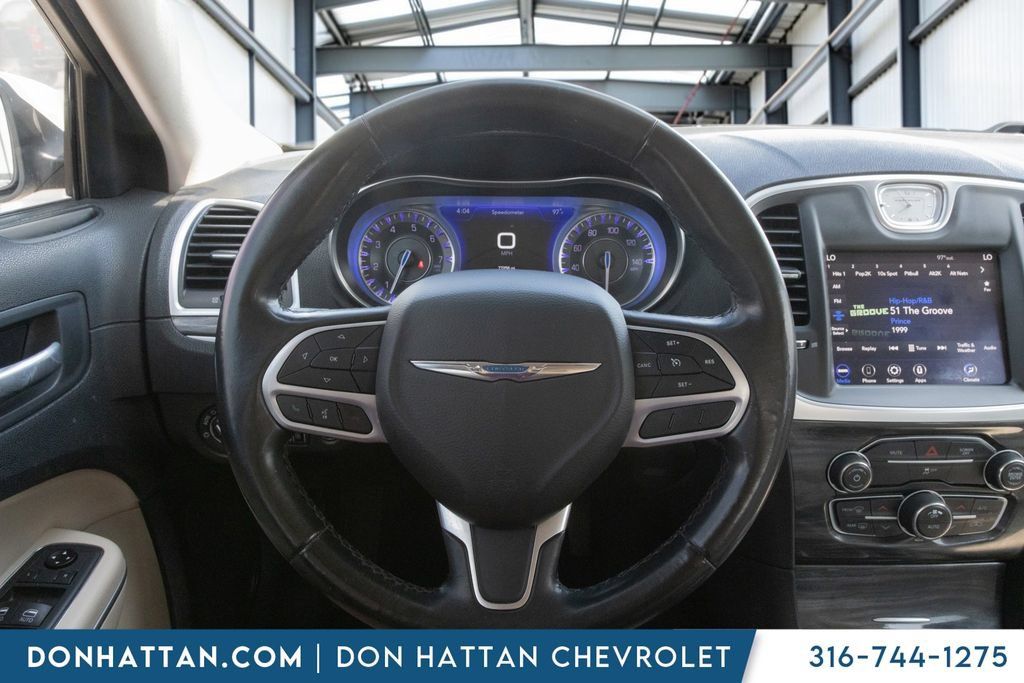 Used 2020 Chrysler 300 Touring w/ Driver Convenience Group RWD image 5