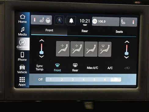 Used 2023 Chrysler Voyager LX FWD image 20
