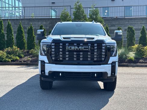 New 2026 GMC Sierra 2500 Denali Ultimate AWD/4WD image 3