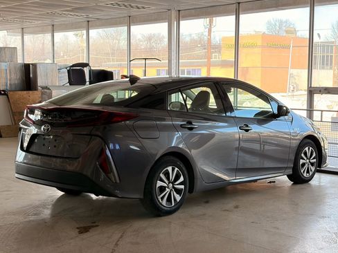 Used 2017 Toyota Prius Prime Premium image 7