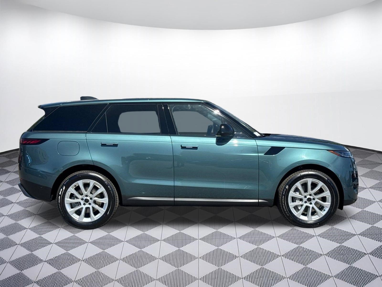 New 2027 Land Rover Range Rover Sport SE AWD/4WD image 8