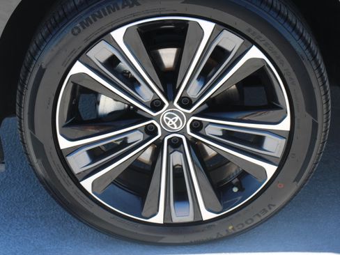 Certified 2023 Toyota bZ4X AWD image 10