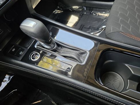 Used 2024 Nissan Kicks SR FWD image 19