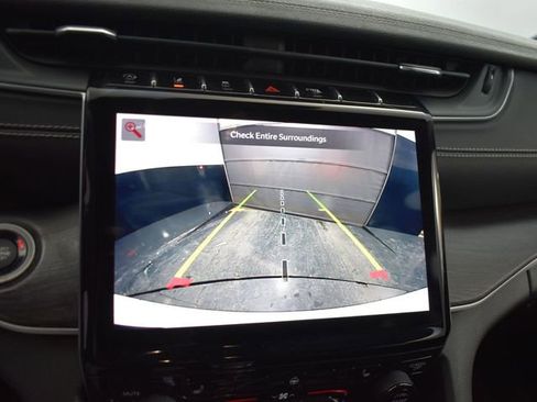 Used 2023 Jeep Grand Cherokee Limited image 20