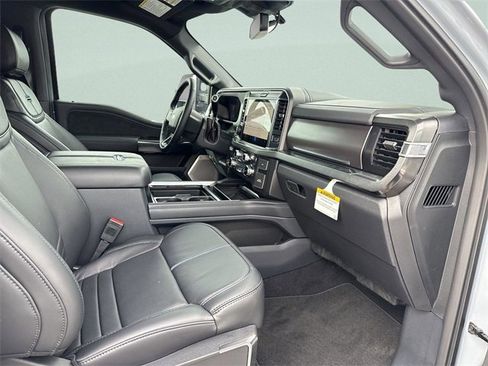 New 2026 Ford F250 Platinum w/ FX4 Off-Road Package image 14
