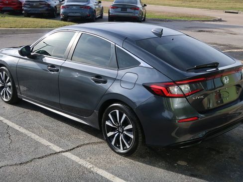 Used 2024 Honda Civic EX-L image 11