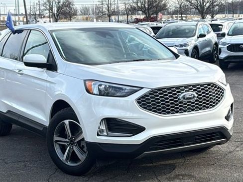 Certified 2023 Ford Edge SEL w/ Convenience Package image 2