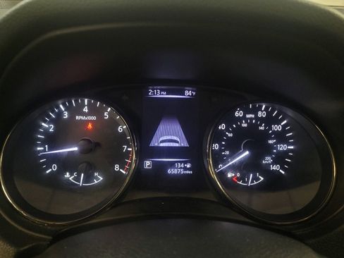 Used 2018 Nissan Rogue Sport SV w/ SV Technology Package FWD image 23