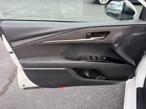 Used 2025 Toyota Camry LE FWD image 10