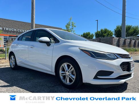 Used 2017 Chevrolet Cruze LT w/ Convenience Package FWD image 1