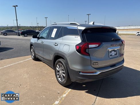 Used 2024 GMC Terrain SLT image 5