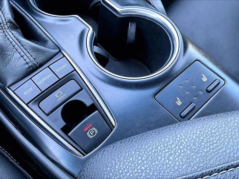 Used 2018 Toyota Camry XSE w/ Protection Package (Q2) image 33