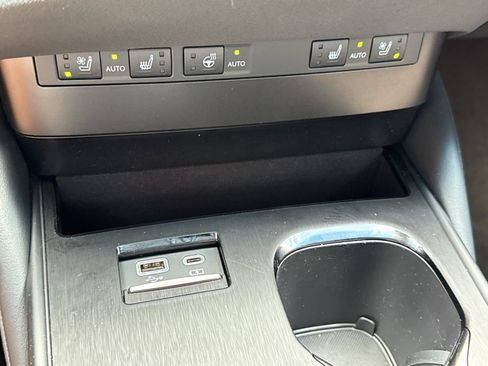 Used 2025 Lexus ES 350 w/ Premium Package FWD image 28