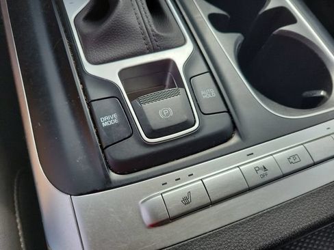Used 2022 Kia Carnival LX FWD image 29
