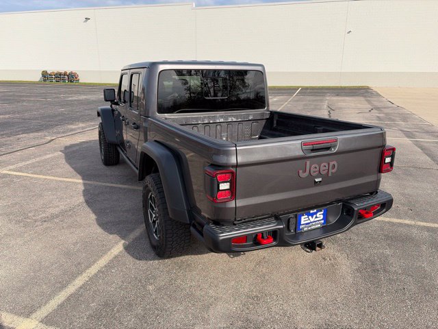 Used 2025 Jeep Gladiator Rubicon w/ Convenience Group AWD/4WD image 4