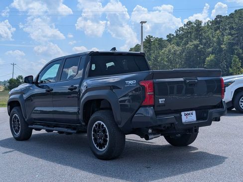 Used 2025 Toyota Tacoma TRD Off-Road AWD/4WD image 3