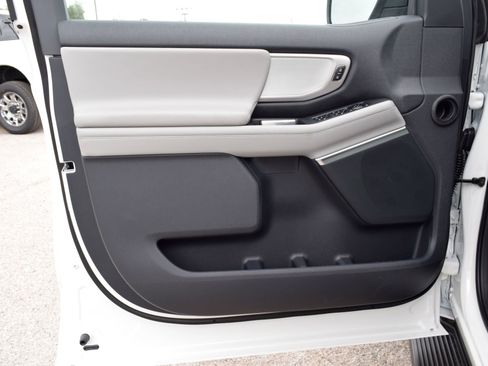 New 2026 Ford Expedition Active RWD image 19