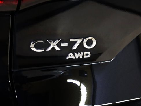 Used 2025 MAZDA CX-70 Plug-In Hybrid w/ Premium Pkg image 11