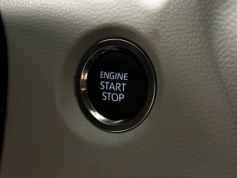 Used 2026 Toyota Corolla SE FWD image 19