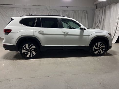 Used 2024 Volkswagen Atlas SE image 8