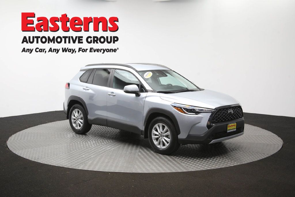 Used 2022 Toyota Corolla Cross LE AWD/4WD image 47
