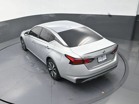 Used 2022 Nissan Altima 2.5 SV AWD/4WD image 19