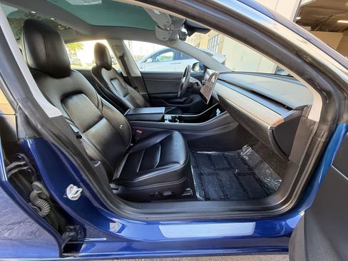 Used 2020 Tesla Model 3 Standard Range Plus image 11