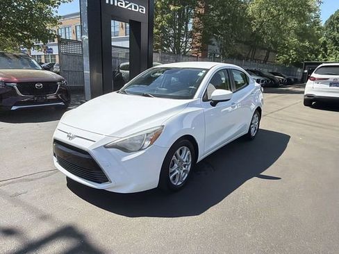 Used 2016 Scion iA FWD image 4