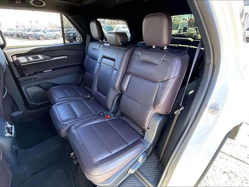 Used 2026 Ford Explorer Platinum image 24