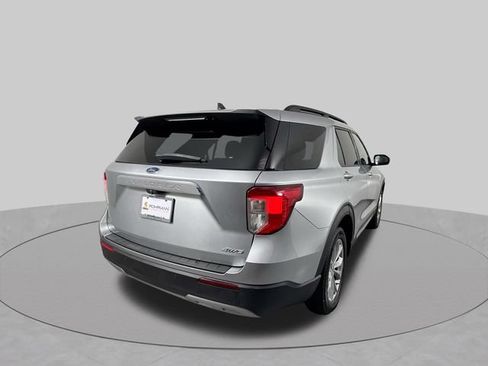 Used 2021 Ford Explorer XLT w/ Equipment Group 202A AWD/4WD image 36